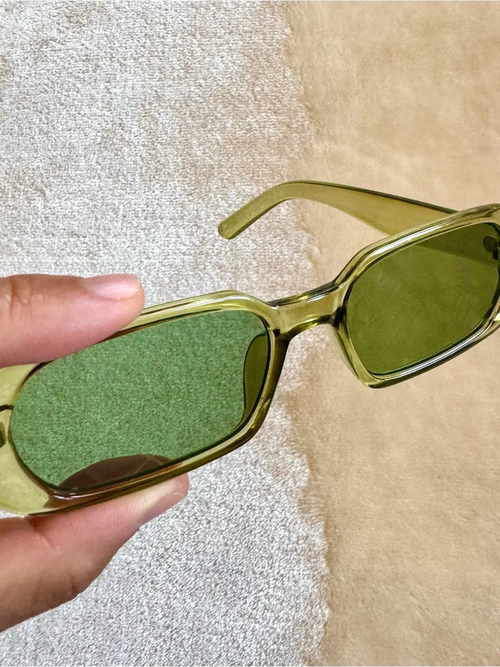 Y2K-Style Green Rectangular Sunglasses